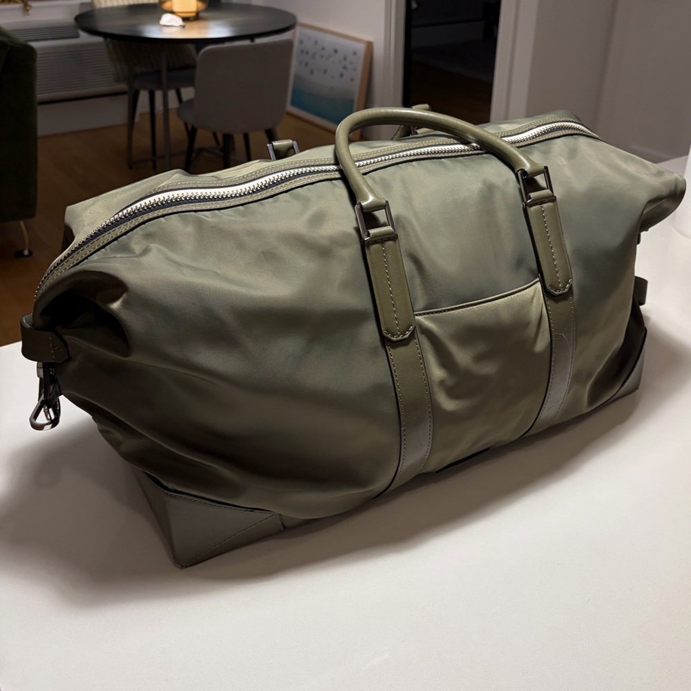 Ben Minkoff Stylish Green Nylon and Leather Duffel Weekender Bag